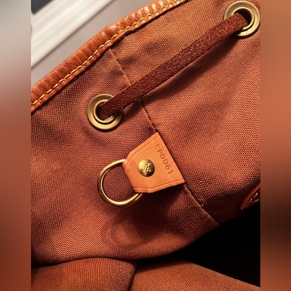 VINTAGE Authentic Louis Vuitton Montisouris GM Backpack with Dust bag - Picture 7 of 16